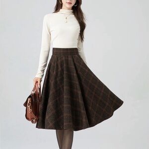 Chic Plaid Midi Skirt in Brown